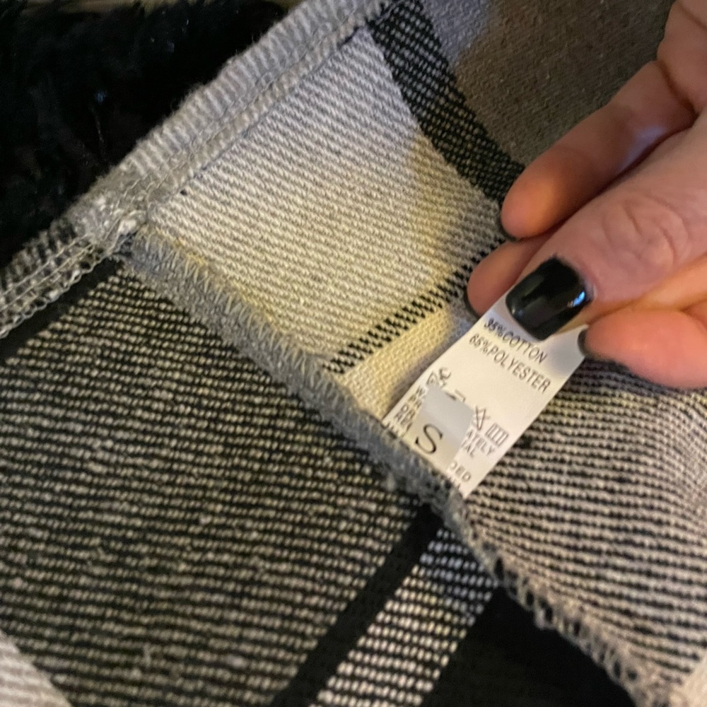 Plaid Jacket/Shacket - Picture 2 of 3